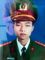 Đoàn công tác “cắt” rừng, cõng thi thể Đại úy công an hy sinh trở về